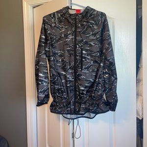 Nike Women’s Camouflage Trail Windbreaker Jacket